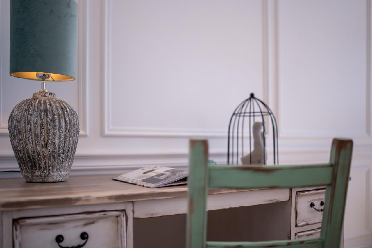 Charme De Provence In Prague Apartment Екстериор снимка